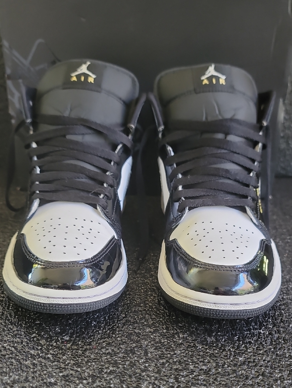 Nike Air Jordan 1 Mid SE "Metallic Silver/Metallic Gold" Patent Leather Wmns 9.5 - Picture 5 of 16